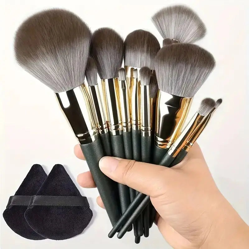 Conjunto de pincéis de maquiagem macios e fofos, profissionais, cosméticos.