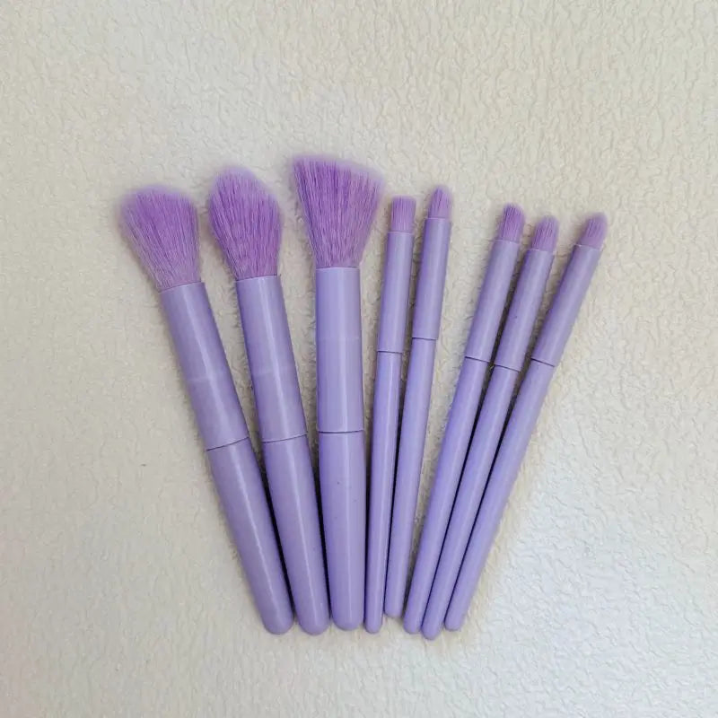 Conjunto de pincéis de maquiagem macios e fofos, profissionais, cosméticos.