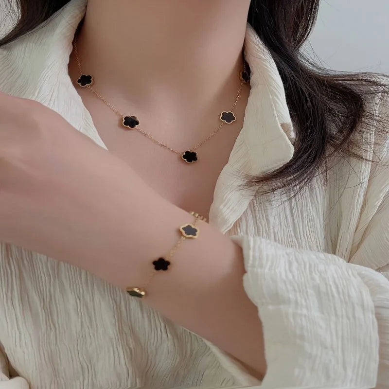 Conjunto de 3 peças de colar e pulseira com flor de cinco pétalas da sorte, conjunto de brincos para mulheres